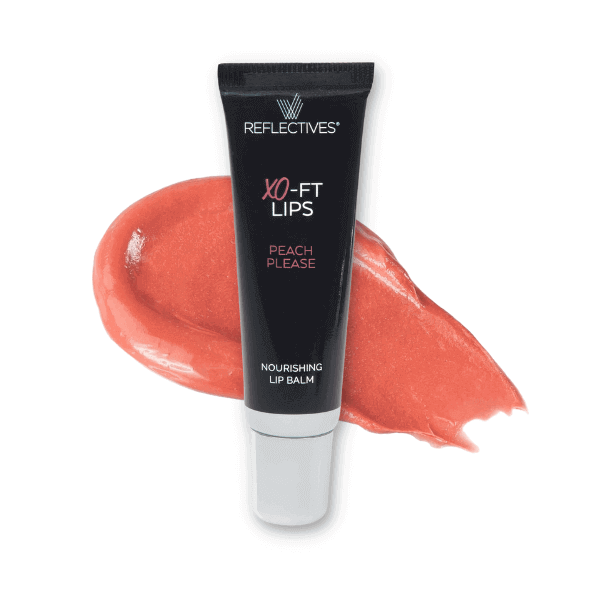 Pfirsichfarbener Lip Balm: Packshot XO-FT LIPS Peach Please mit Produktklecks im Hintergrund.